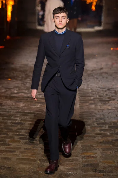Look 38